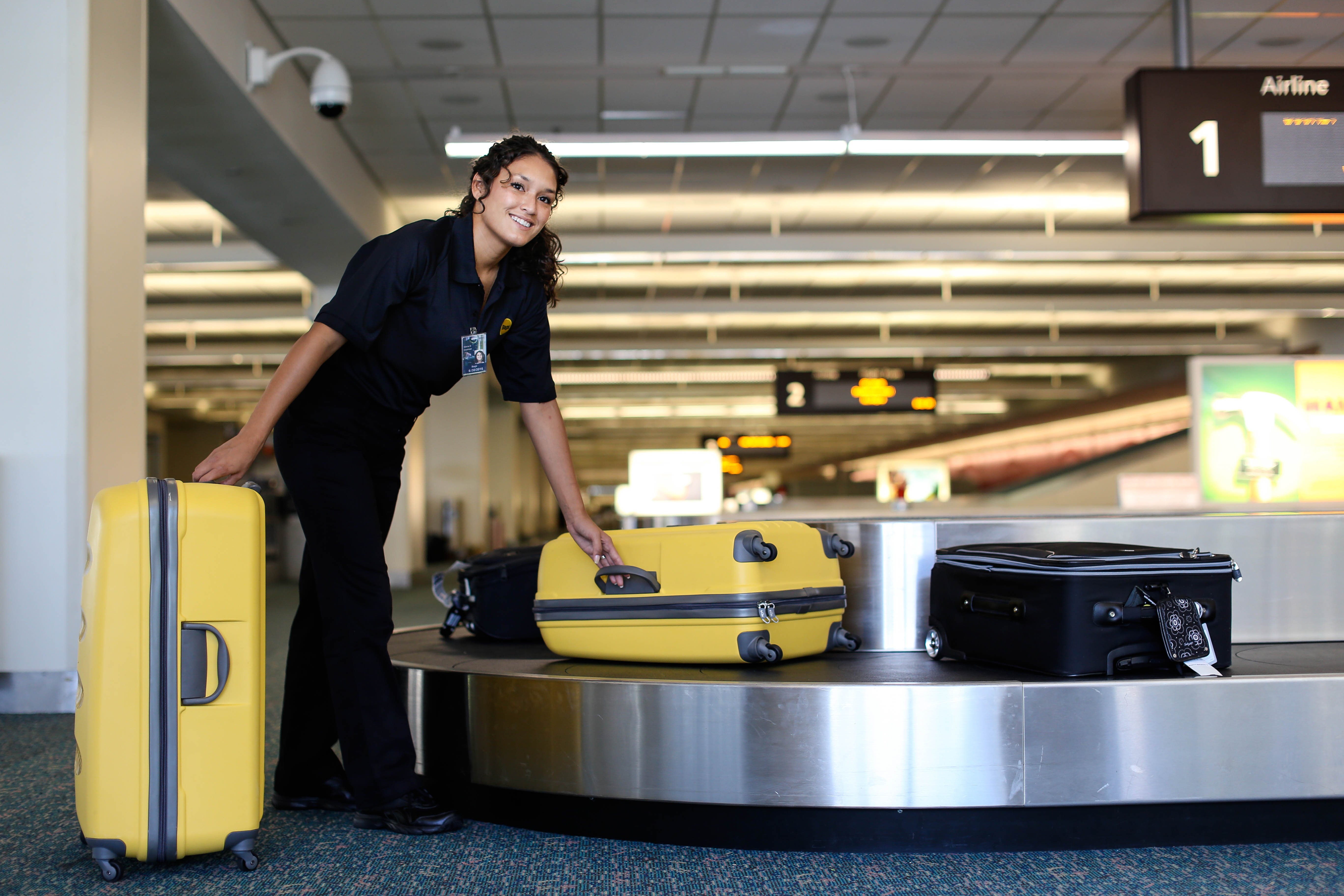 how to get free baggage on united
